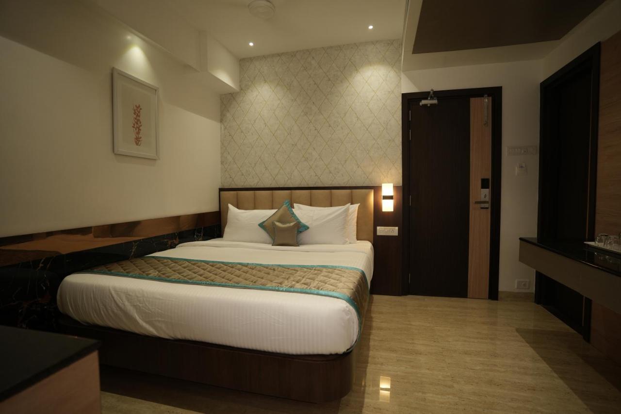 Sri Ambal Grand Hotel Virudunagar Exterior foto