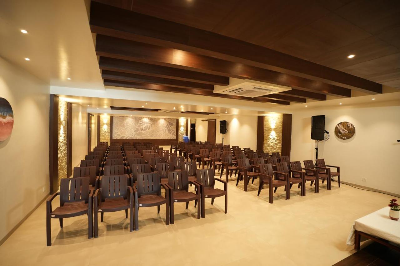 Sri Ambal Grand Hotel Virudunagar Exterior foto