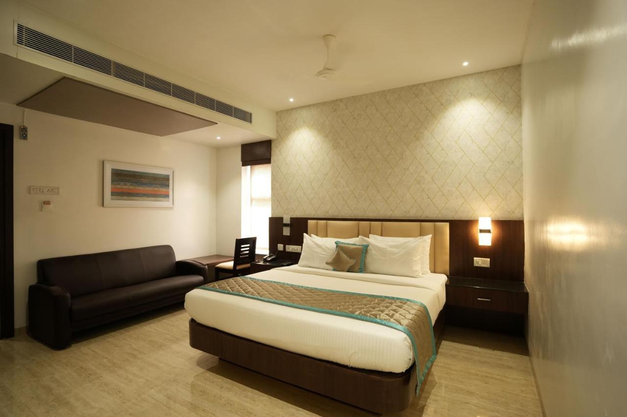 Sri Ambal Grand Hotel Virudunagar Exterior foto