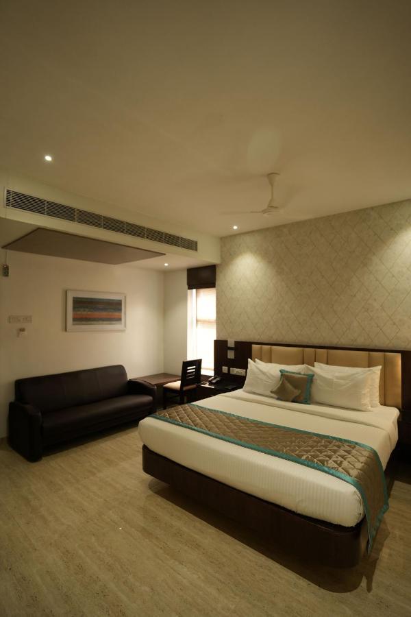 Sri Ambal Grand Hotel Virudunagar Exterior foto
